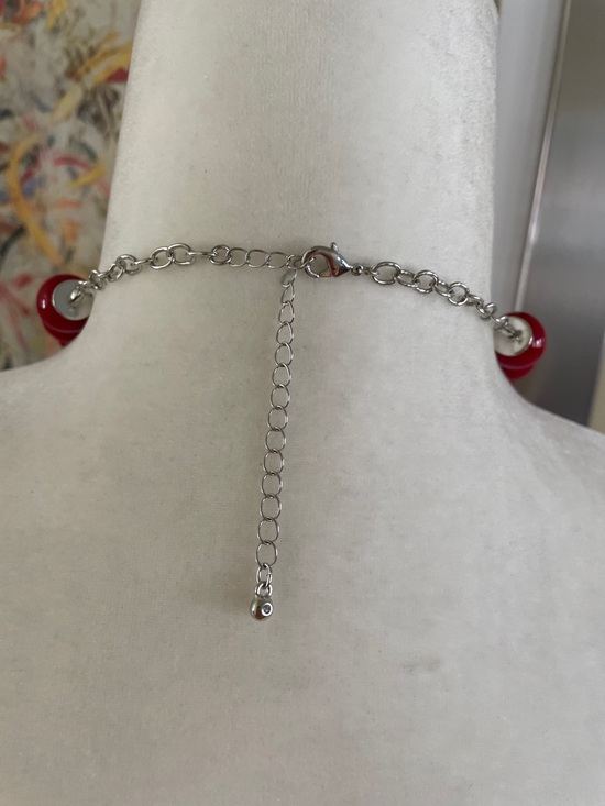 VINTAGE CHUNKY CHERRY RED & SILVER BEADED STATEMENT CHOKER NECKLACE - Picture 4 of 8